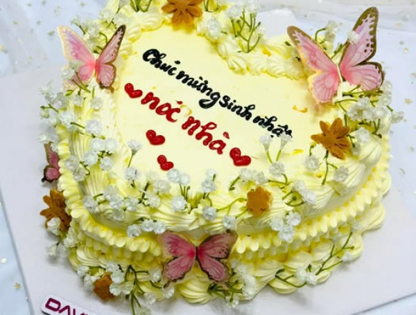 Mẫu bánh kem bắp hình trái tim của nhà Davi ạ 💕